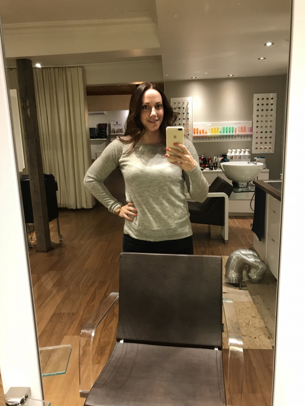 0212-4 - Hos frisören!