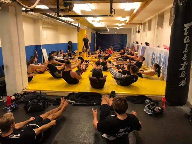 1029-8 - Nytt set av träningskläder