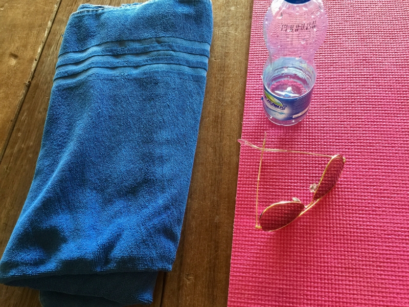 FullSizeRender%20%288%29 - Yoga på stranden i Kenya!