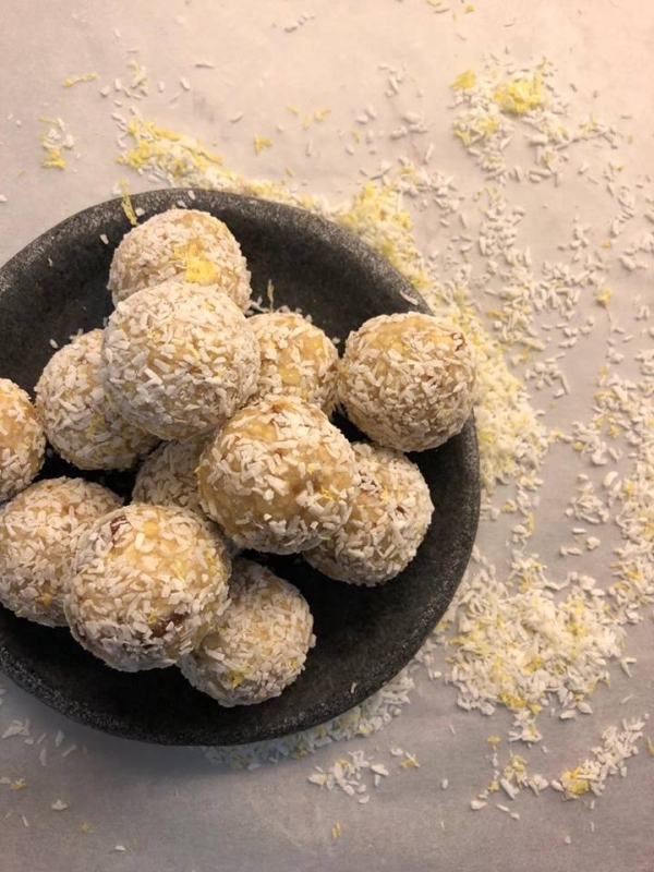 22752824_10155513758315339_729721768_n - Raw Kokos & Citron Bliss Balls