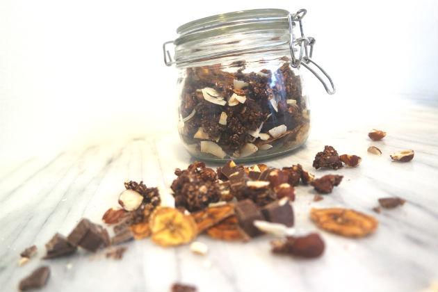 granola - Chunky Monkey Granola - proteinrik frukostfavorit