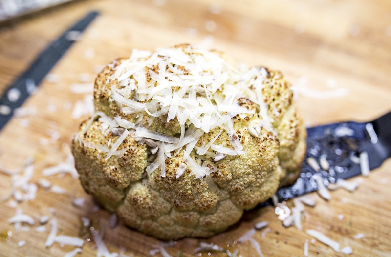 Bakad blomkal med riven parmesan och rostade solroskarnor superlivsmedel