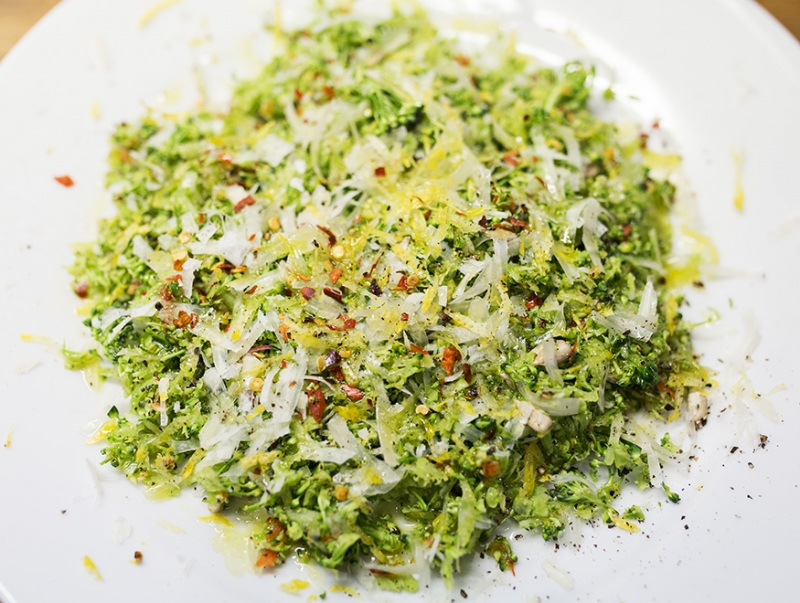 rariven broccoli med citron, chili, vitlok och pecorino superlivsmedel