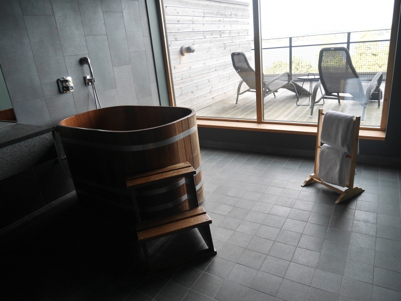 Y2 - Med löfte om varmt vatten och tystnad