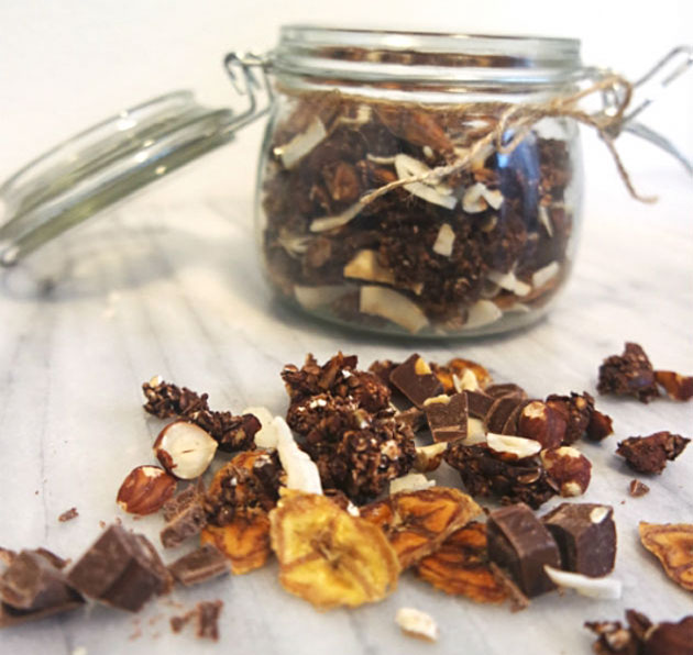 granola_2 - Granola med choklad och banan – så gör du egen proteinrik granola