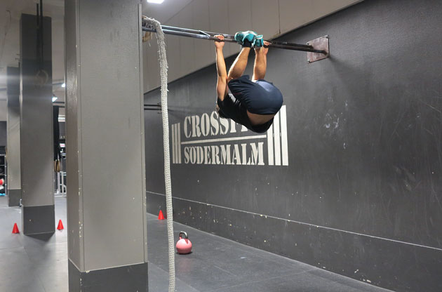 toestobar - toes to bar