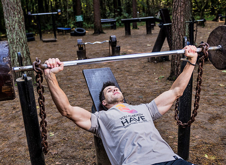 varför träna bröstmusklerna bänkpress