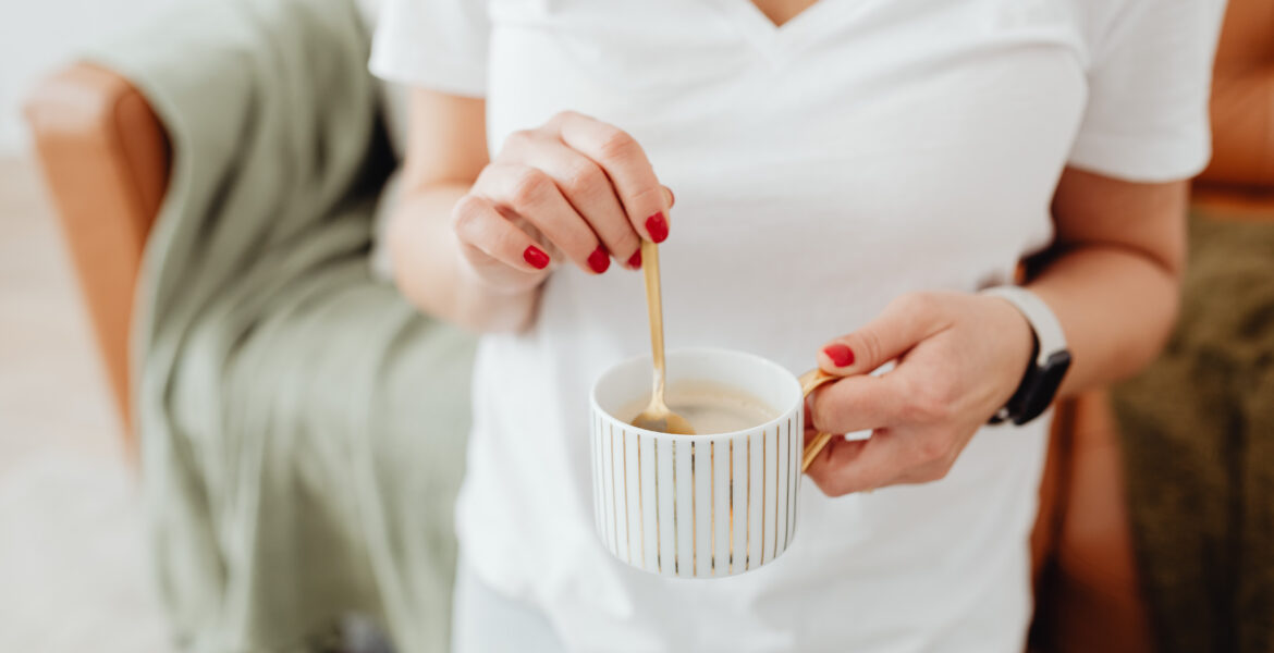 kaboompics_Cup-of-coffee-in-hands-scaled