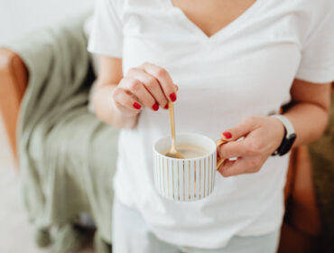 kaboompics_Cup-of-coffee-in-hands-scaled