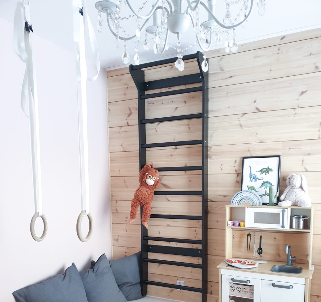 E5CE2D47-C793-4994-B892-626E37BAE854-1024x965 - Mikka of Sweden