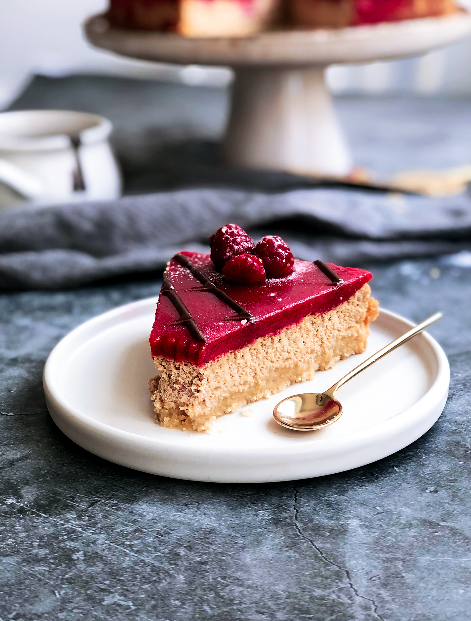 10.-Hallon-och-lakritscheesecake