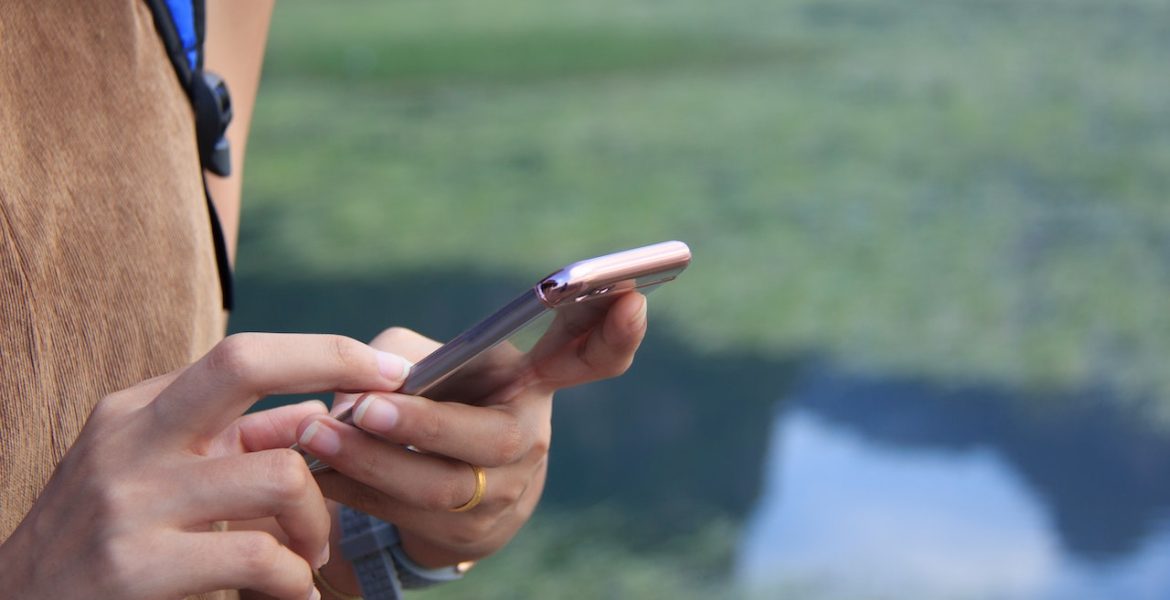 pexels-porapak-apichodilok-348530