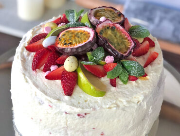 jordgubbstårta med myntapannacotta