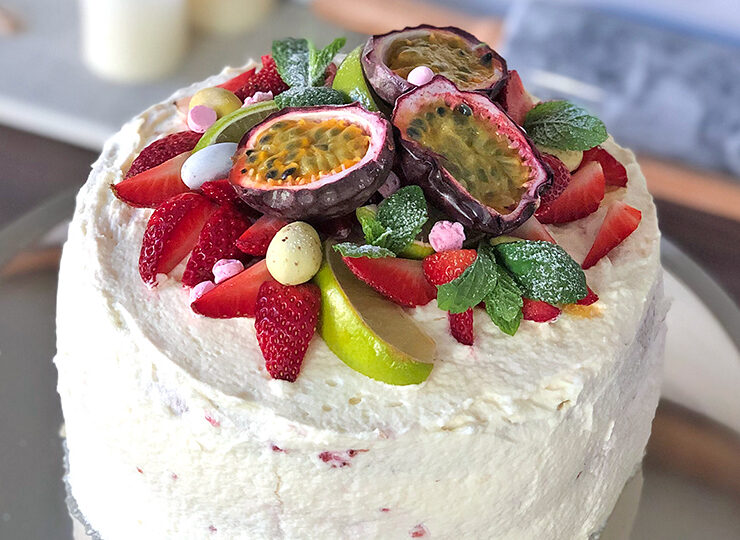 jordgubbstårta med myntapannacotta