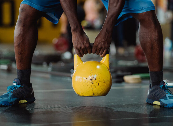 helkroppspass med kettlebell