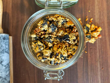 Granola med rostade hasselnötter