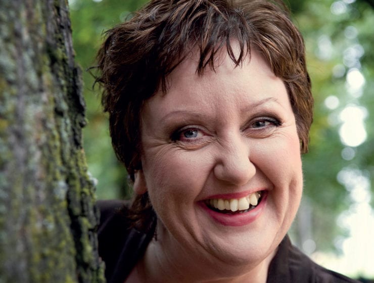 Passionerad Babben ger ut en bok