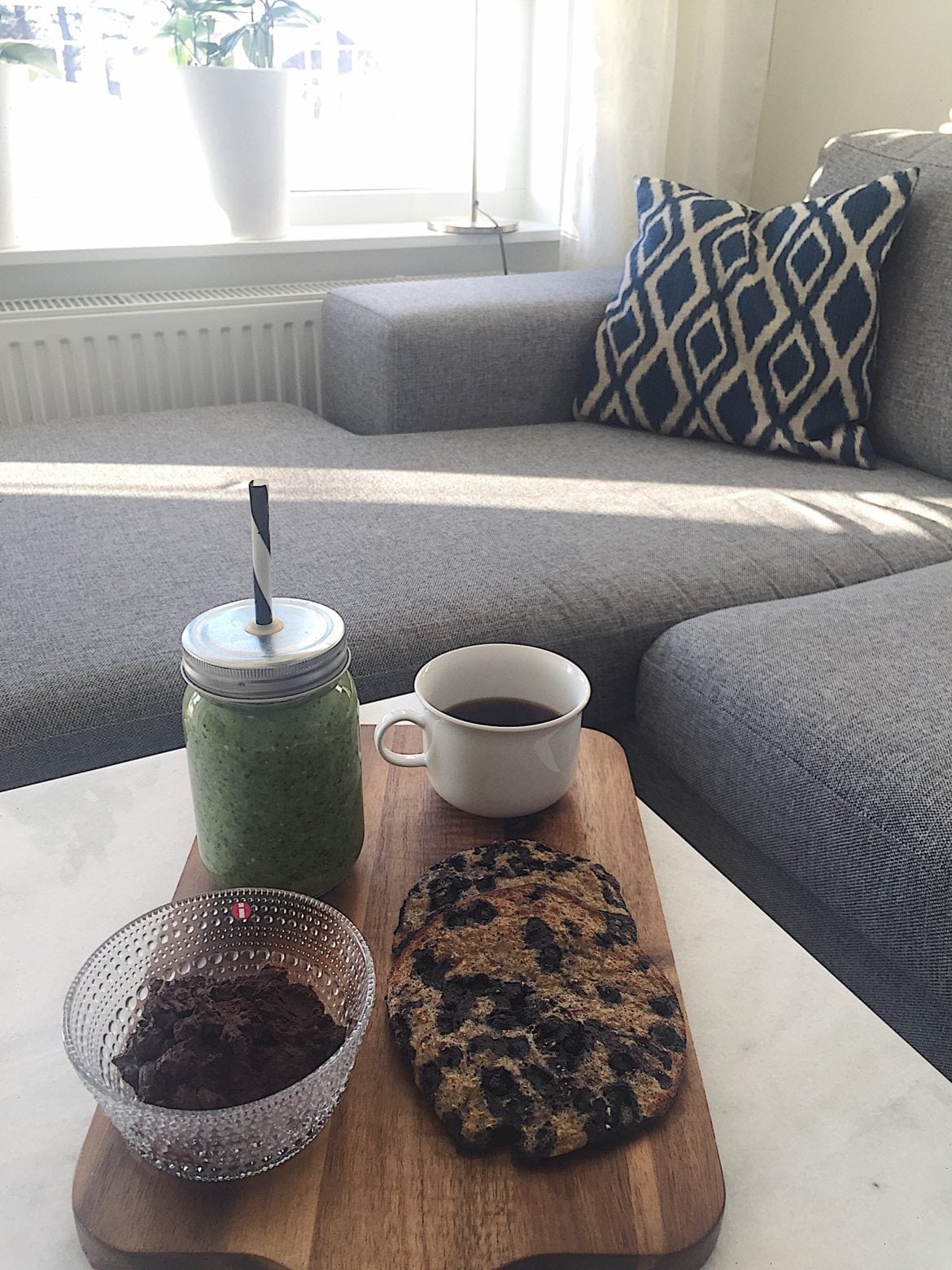 Blåbärskakor med kardemumma