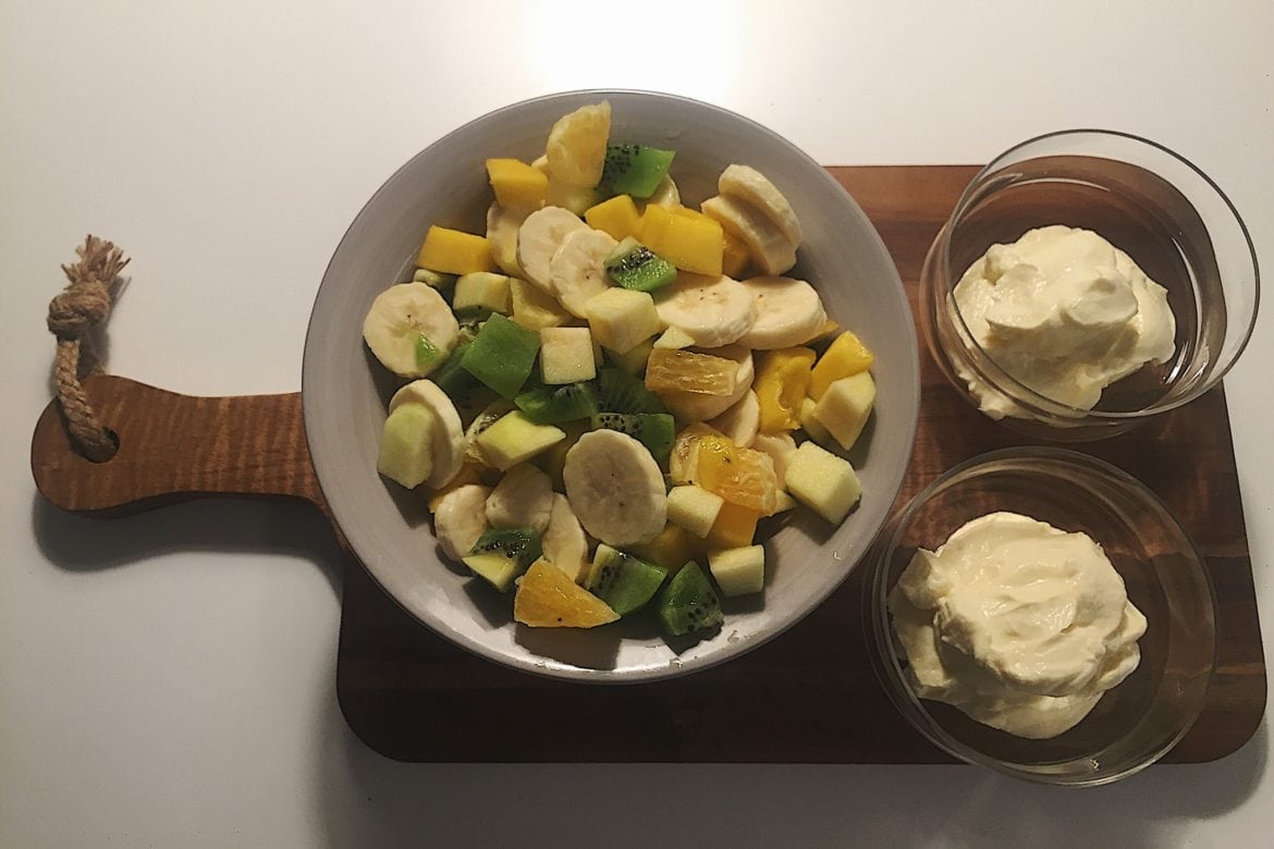Fruktsallad med vaniljkvarg