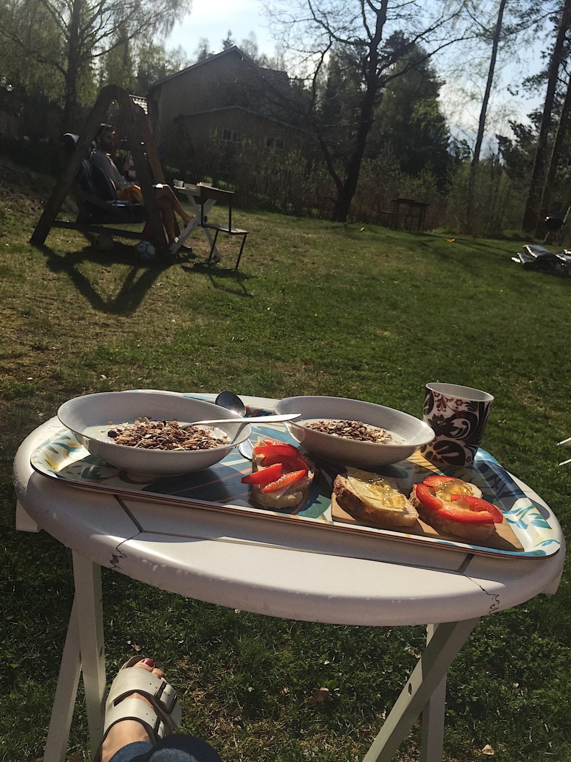 Frukosten smakar lite bättre utomhus i solen