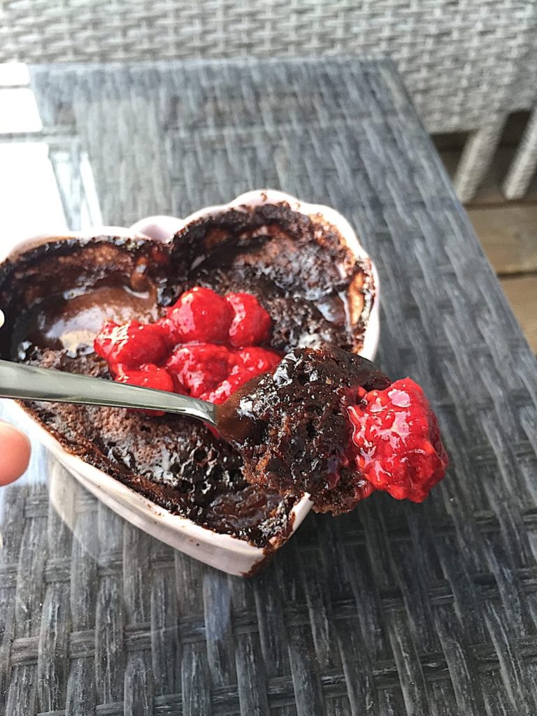 Hor Fudge Cake