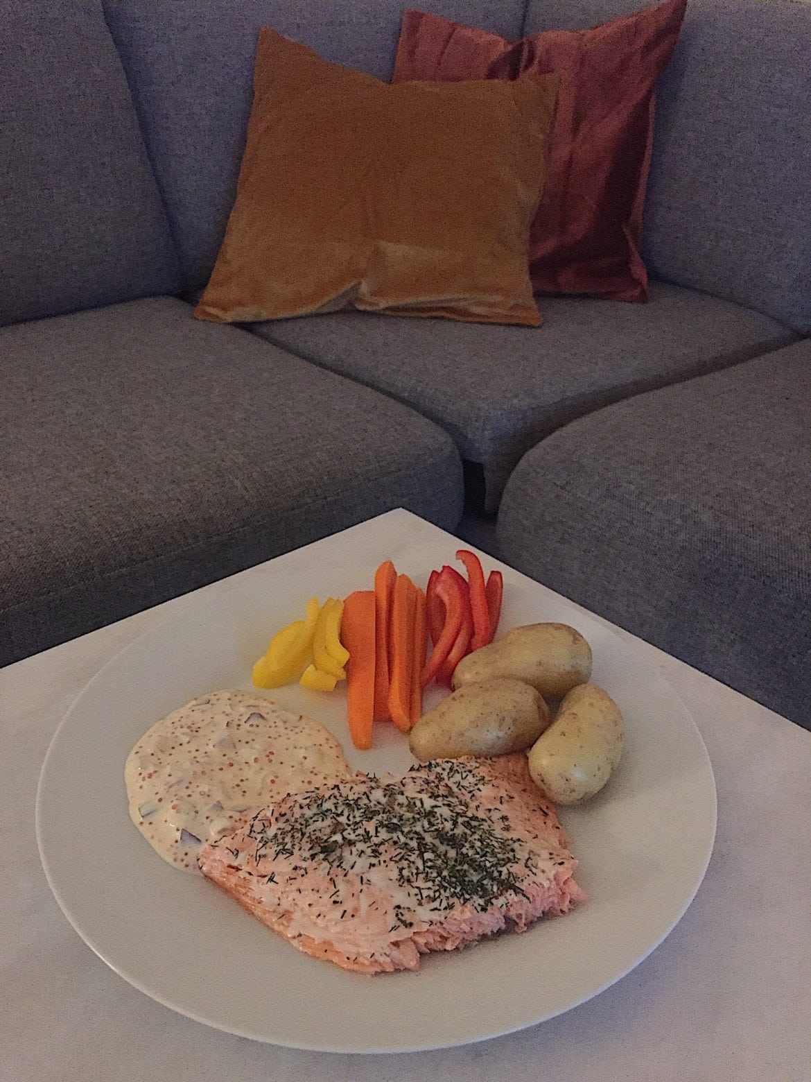 Lax potatis och romsås