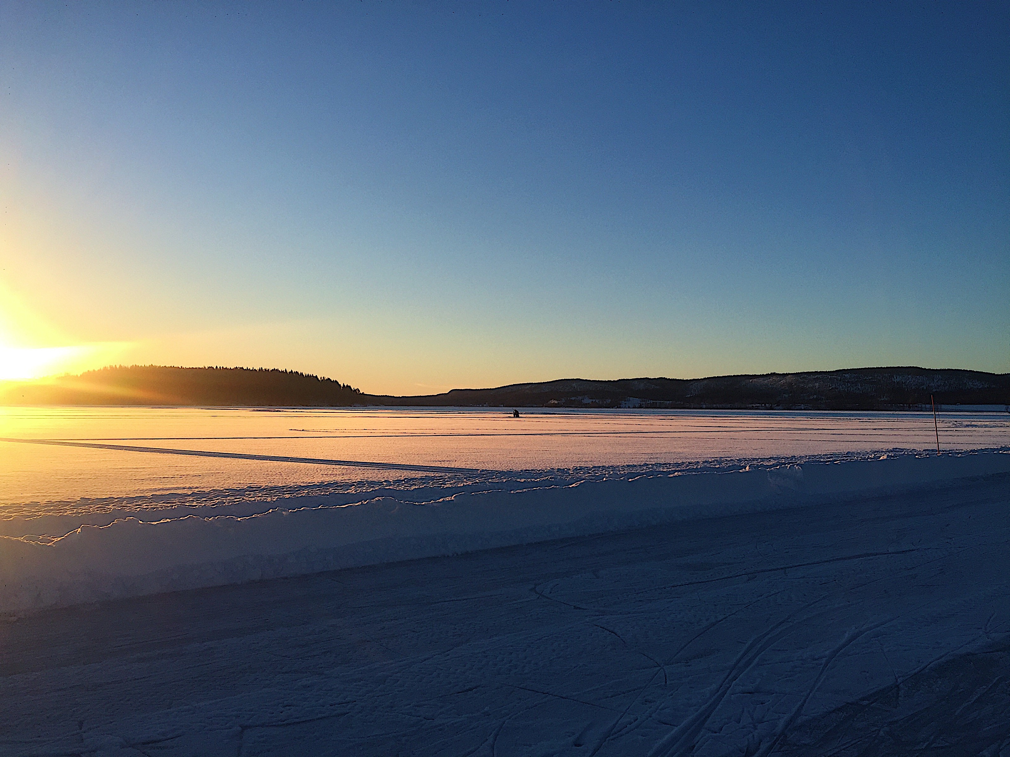 Skridskor på Tavelsjön