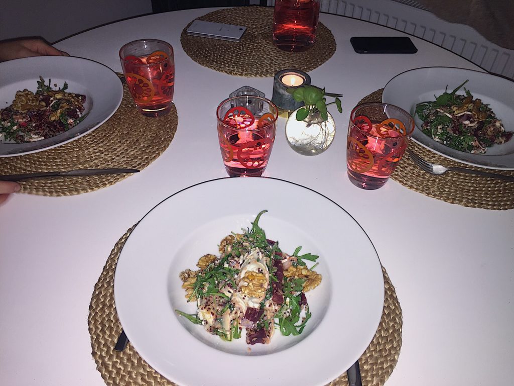 Rödbets- och chévresallad