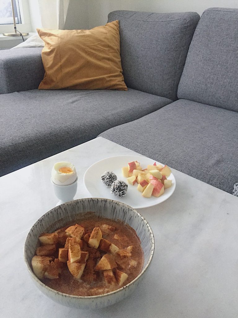 Havregrynsgröt med äpple och kanel