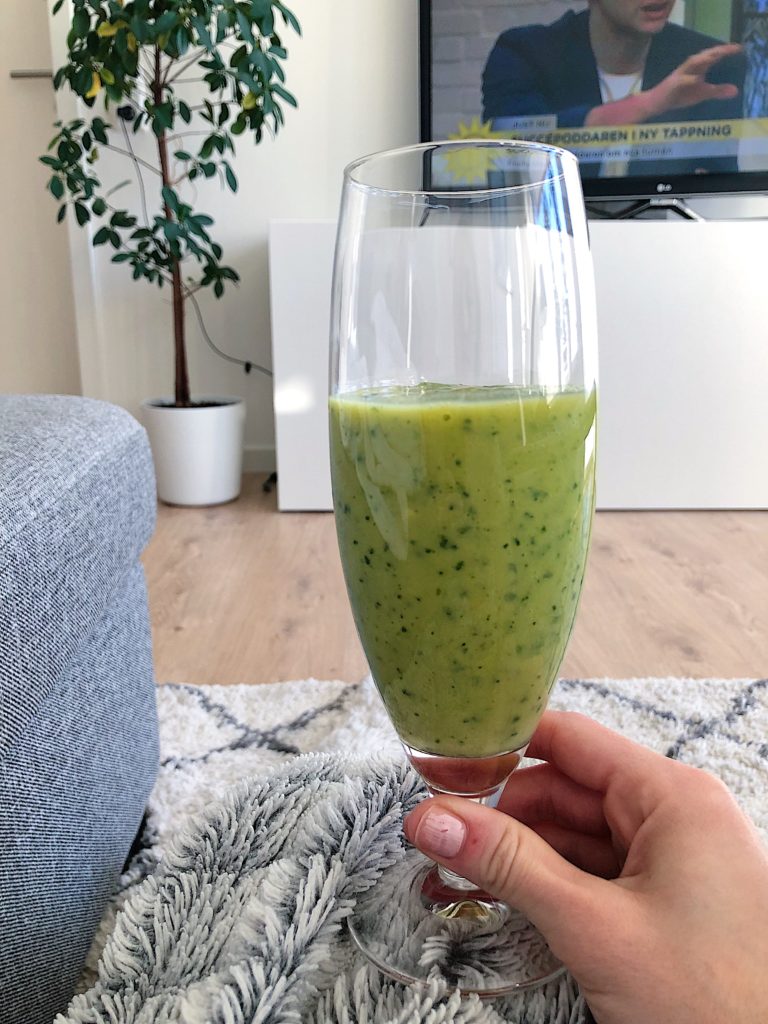 Mango och grönkålssmoothie