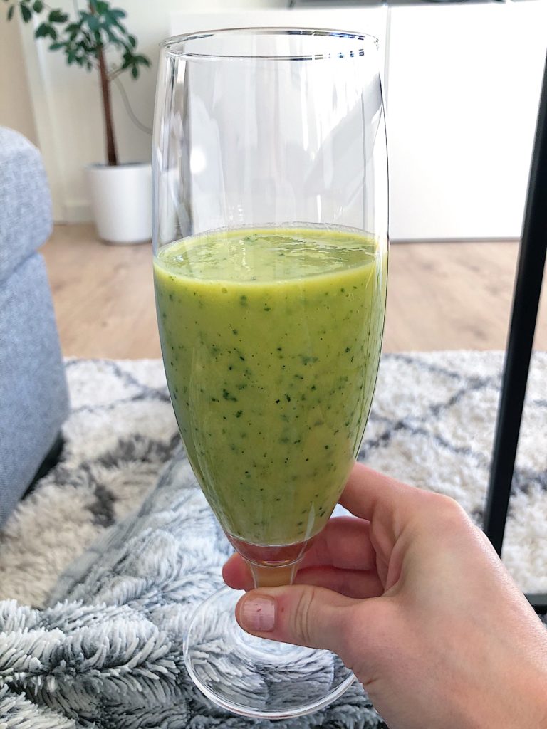 Mango och grönkålssmoothie
