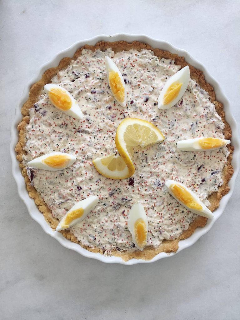 skagenpaj dekorerat med ägg