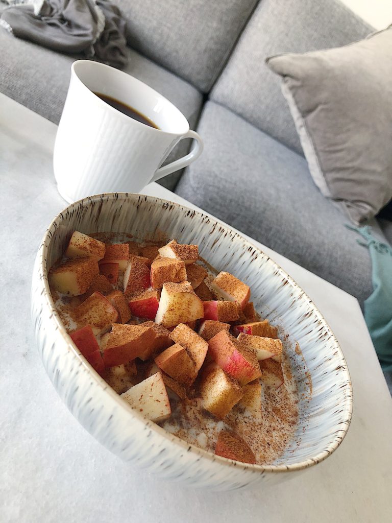 10 måltider - havregrynsgröt med äpple och kanel