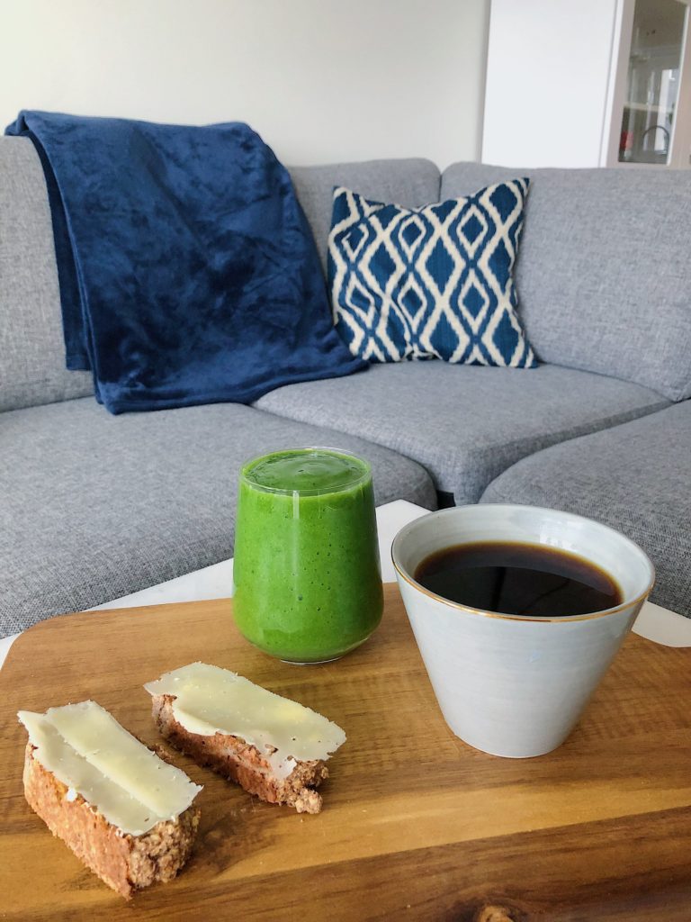 10 måltider - grön smoothie och banan- och havrebröd