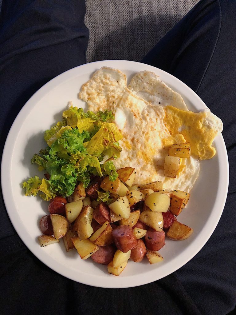 10 måltider - stekt ägg och råstekt potatis