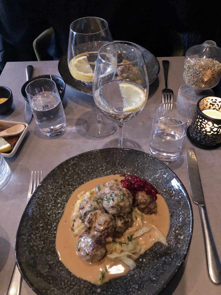 fullsizeoutput_628-768x1024 - Halloumistroganoff