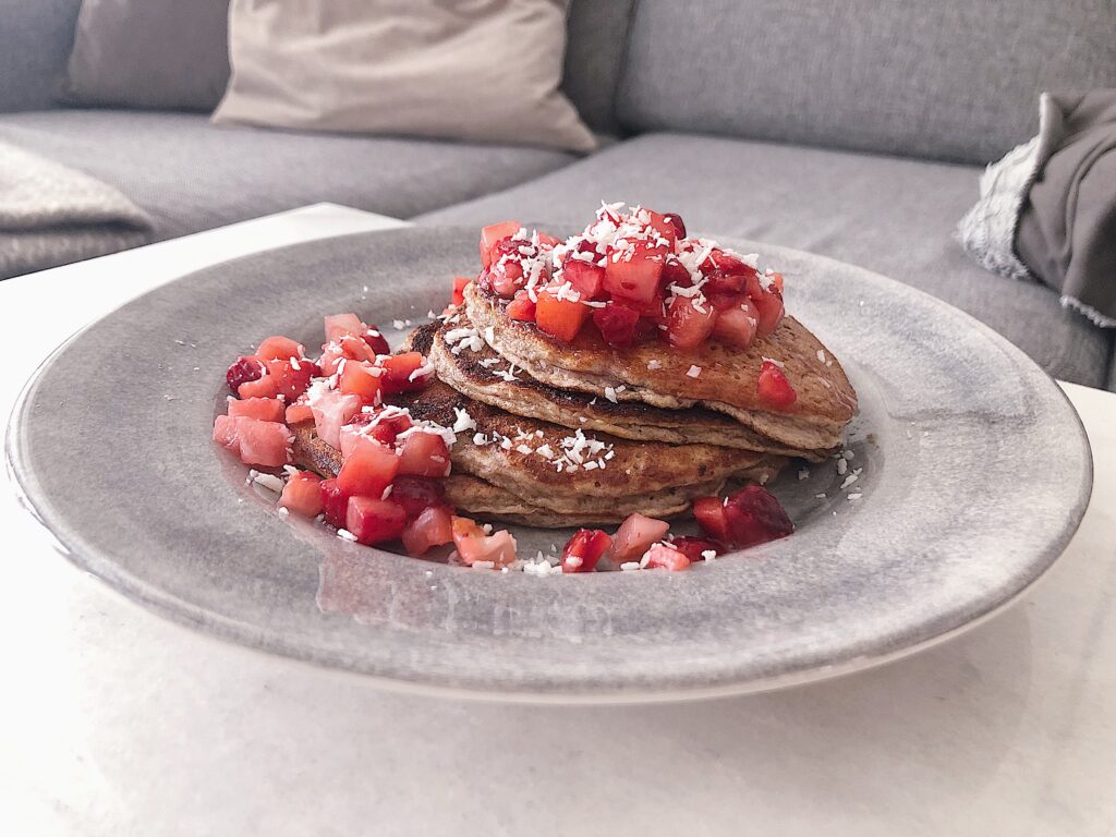 proteinpannkakor med Tyngres kasein kladdkaka