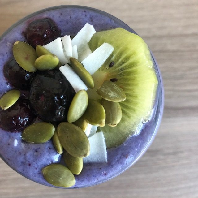 IMG_5917-e1554221822175 - banan och blåbärssmoothie