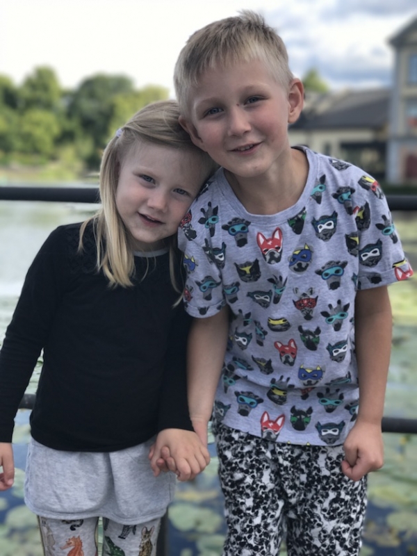 0702-1 - Lördag i parken