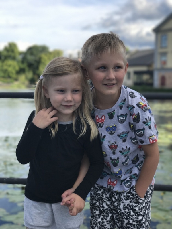 0702-2 - Lördag i parken