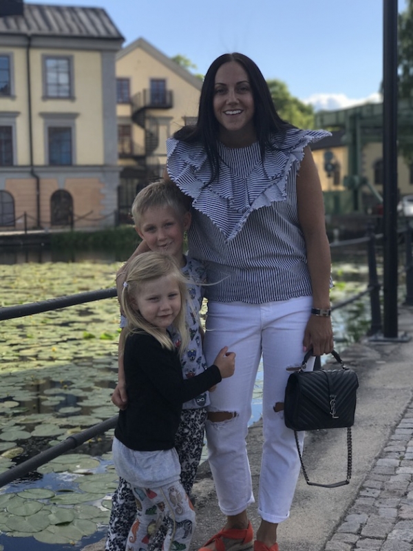 0702-3 - Lördag i parken