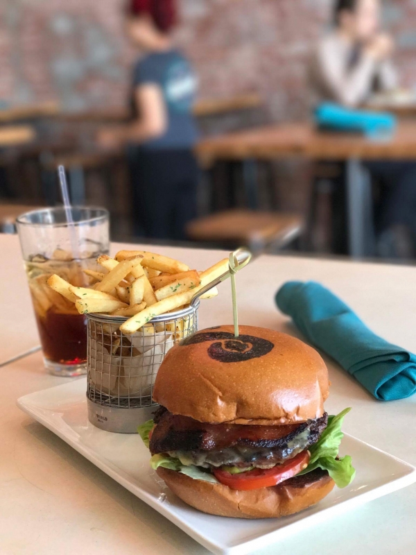 1003-1 - Lunch på Surfside, Venice Beach