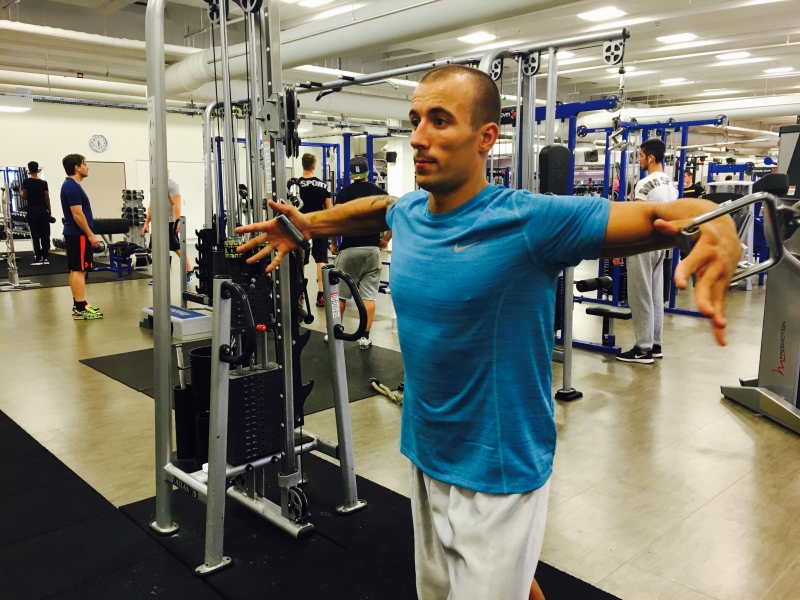 20160906-1 - Två grymma övningar för bröst och biceps!