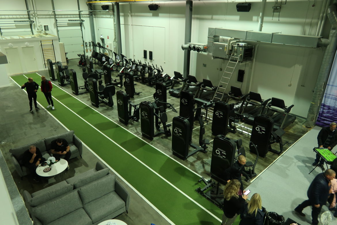 A7C5C79D-B664-4502-A4F1-B60BA04553C6 - På VIP öppning av Number One Gym