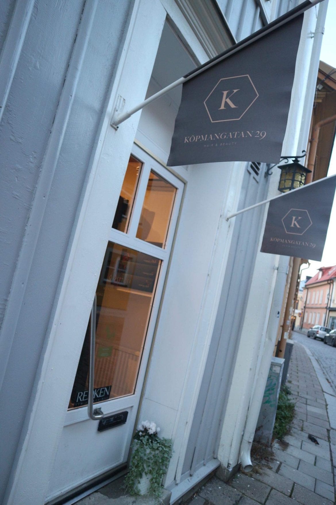 EF165B90-957A-426E-883D-A3E35420E5F8 - Beauty event