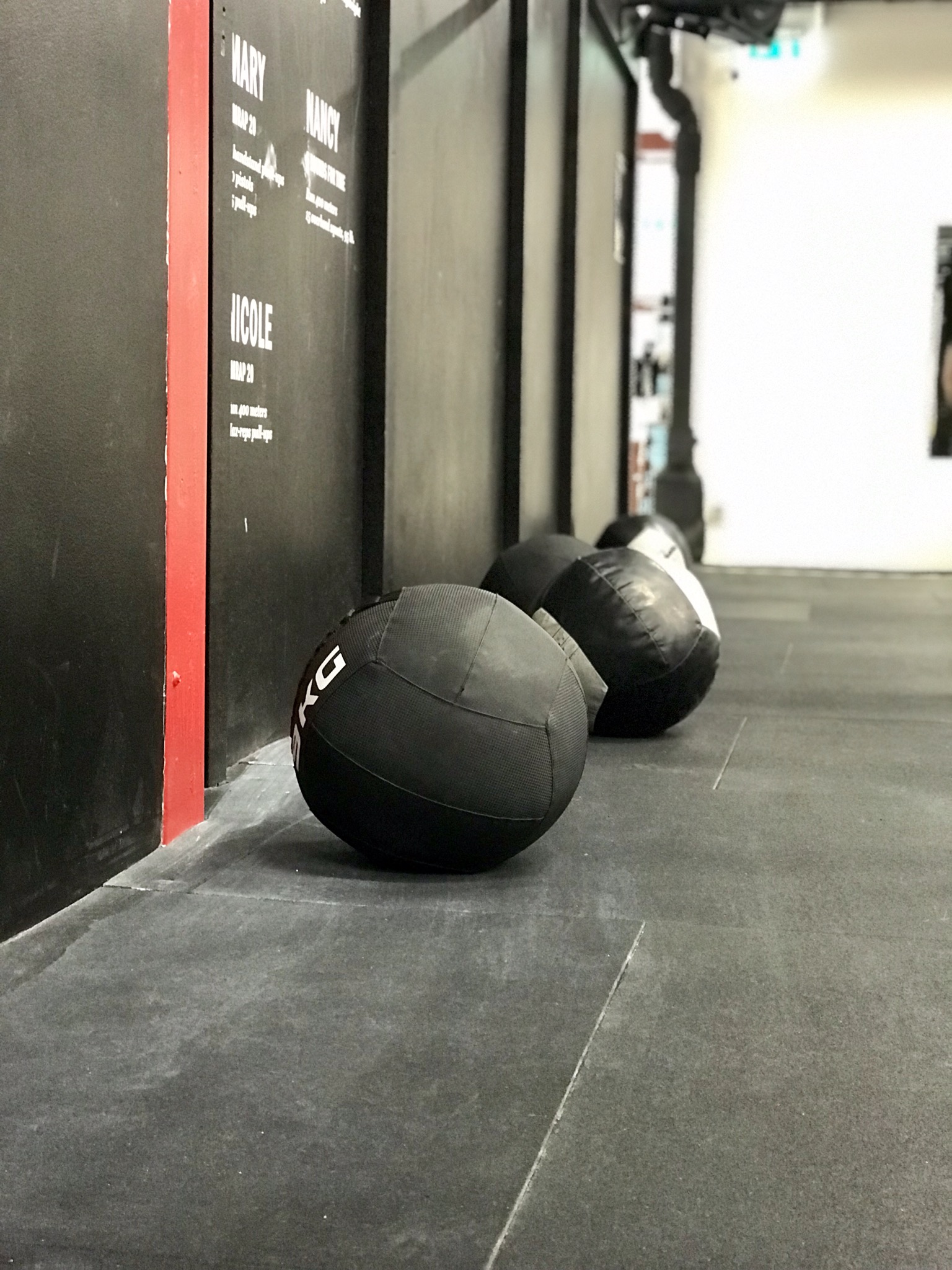 110AEB97-C7CB-488E-9E7C-6B3166D0014A - helkroppspass