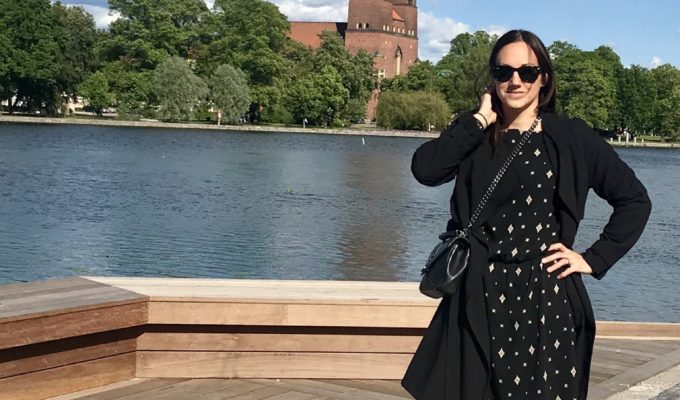 ADBBD664-75E8-4EF7-8695-CB2F04FDD82B