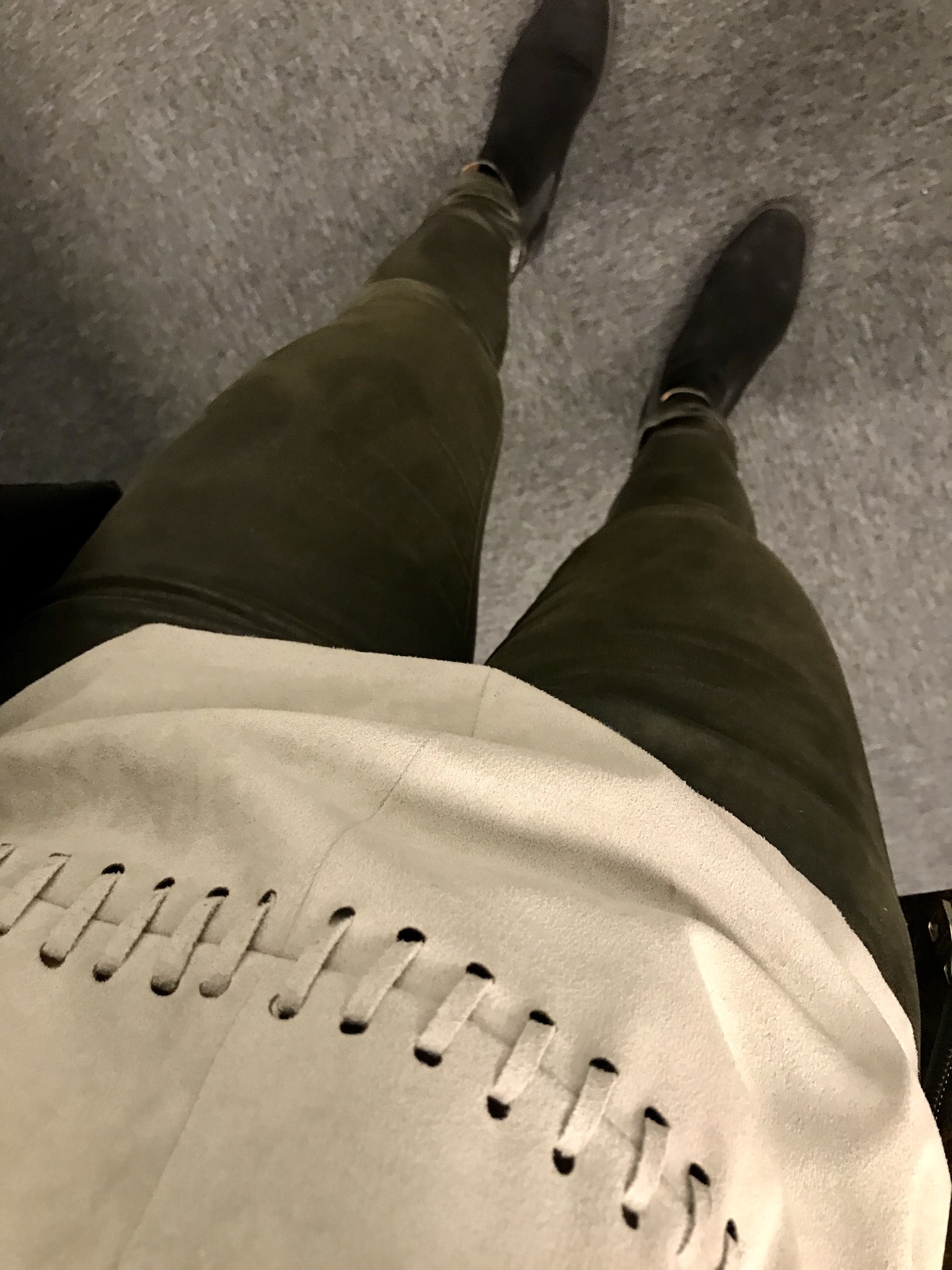 621477C1-4872-4928-951F-40022E2E0B90 - Outfit