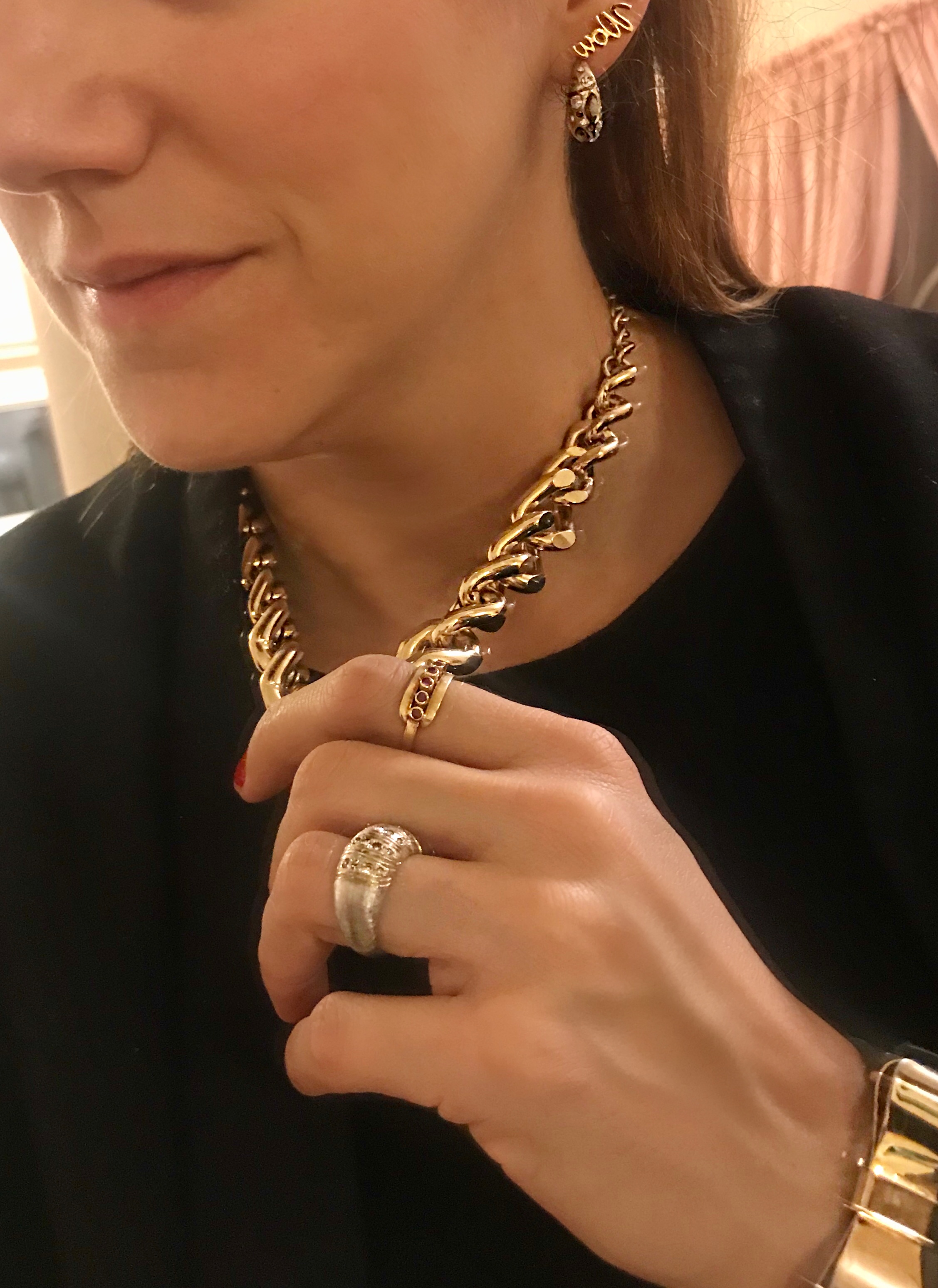 Facetune_04-12-2019-07-29-16 - Smycken som lyfter en tråkig outfit