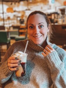 7EBA4BCC-A9AA-4CA8-8AD1-8A8952EDE567-225x300 - Weekend